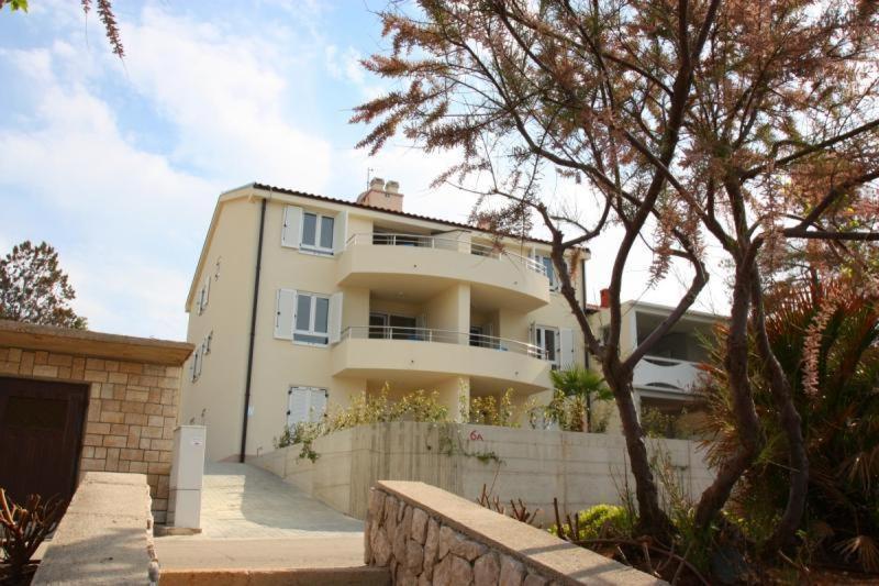 Apartment Dakovic Deni