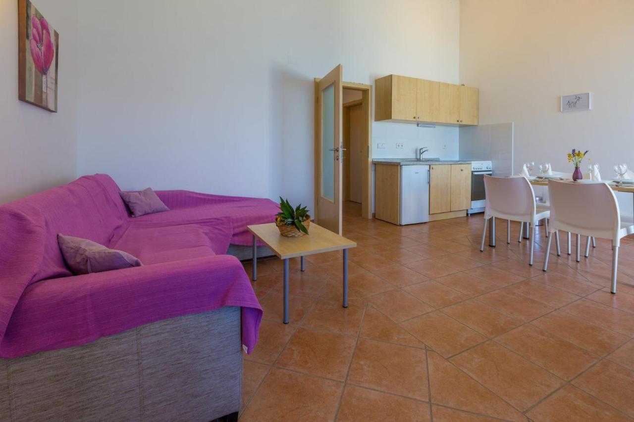 Apartment Dakovic Deni