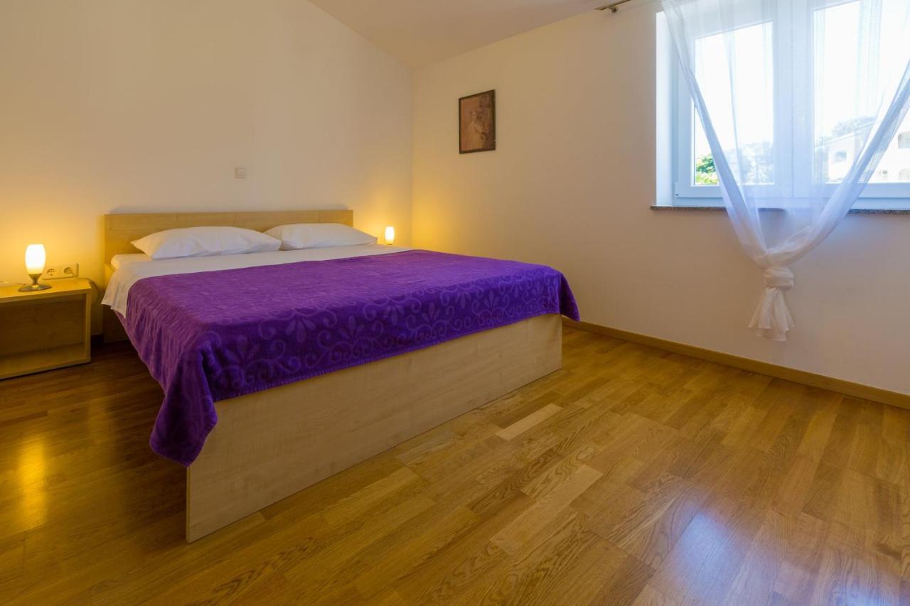 Apartment Dakovic Deni